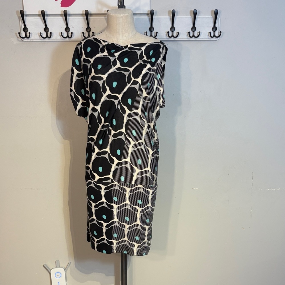 Diane Von Furstenberg Black and Teal Silk Drop Waist dress size 4